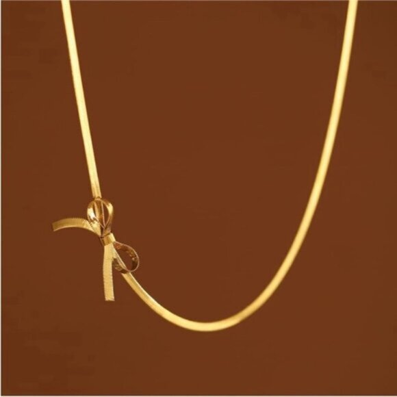 New! Gold Bow Snake Chain Choker Necklace NWOT - Picture 2 of 2
